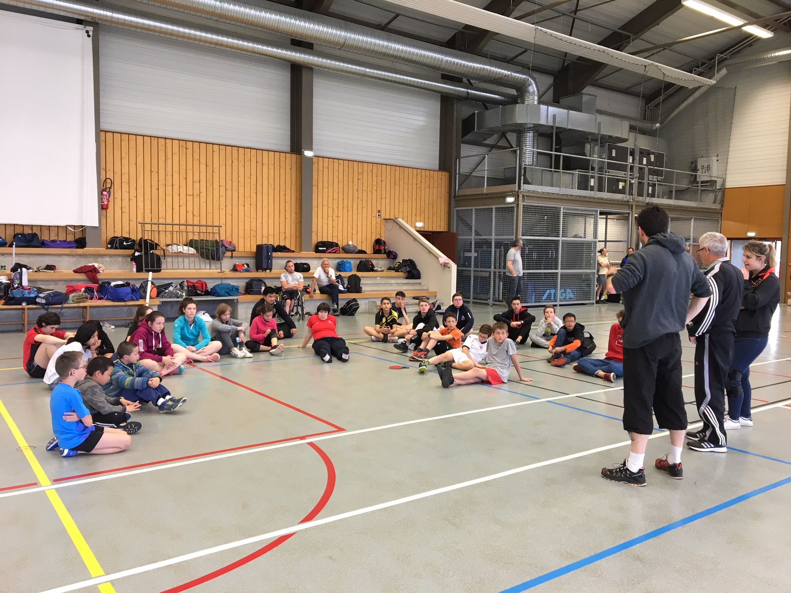 Les jeunes du club en stage avec les entraîneurs